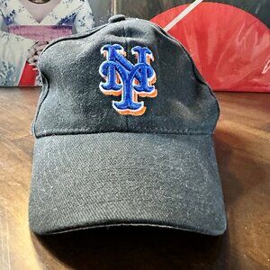 Used Black New York Mets Hat with Shamrock OS/Adjustable